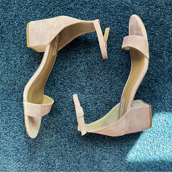 9.5 Steve Madden Lavender Suede Block Heels - Picture 1 of 8